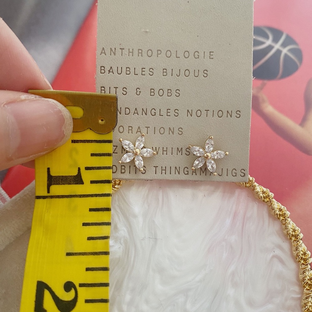 NWT Anthropologie crystal floral earrings - Picture 2 of 3